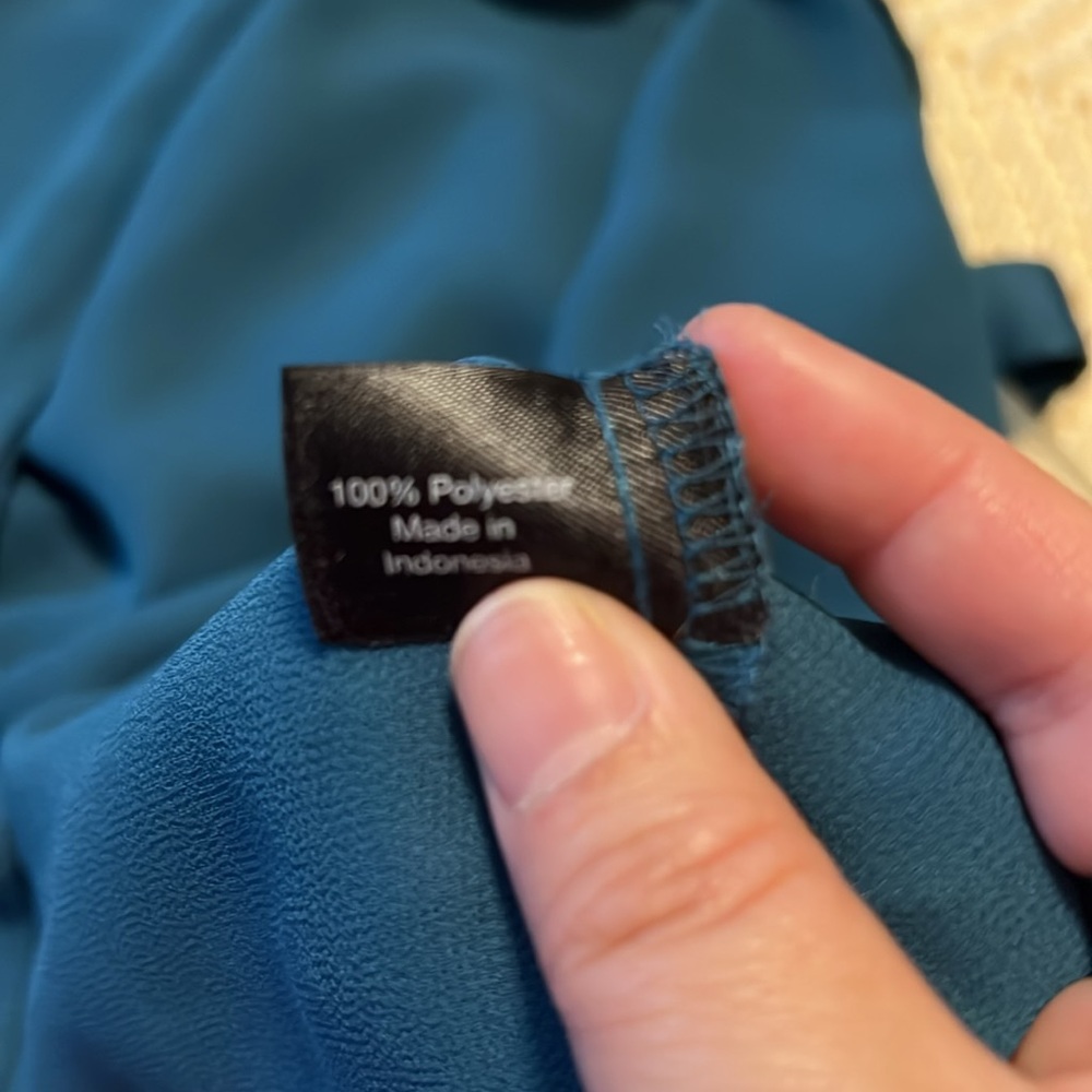 Teal Sleeveless Top with adjustable ribbon straps - Picture 4 of 4